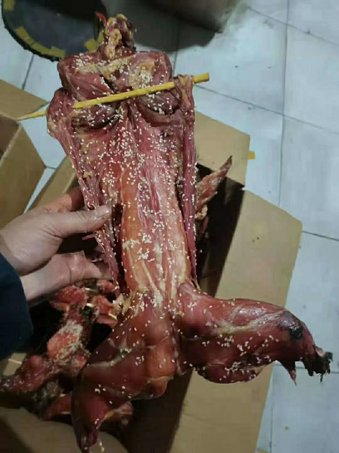 腊兔  烟熏麻辣兔子 五香兔子 一件50斤 年货节地摊展会货