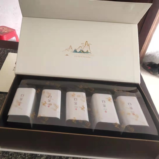 安吉县正宗安吉白茶，浙江安吉县直发，品质有保障，十袋一斤，足斤足两