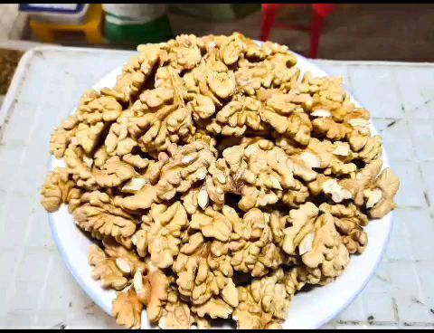 汾阳市薄皮核桃 汾阳市优质核桃，核桃仁，晋谷21号黄小米，优质白皮松，