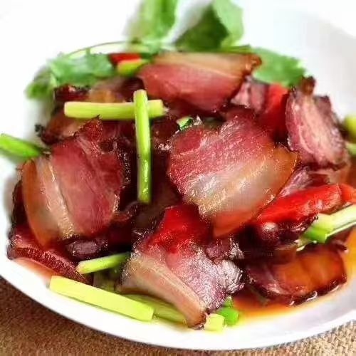 平利县腊猪腿  高山腊肉，柴火烟熏。