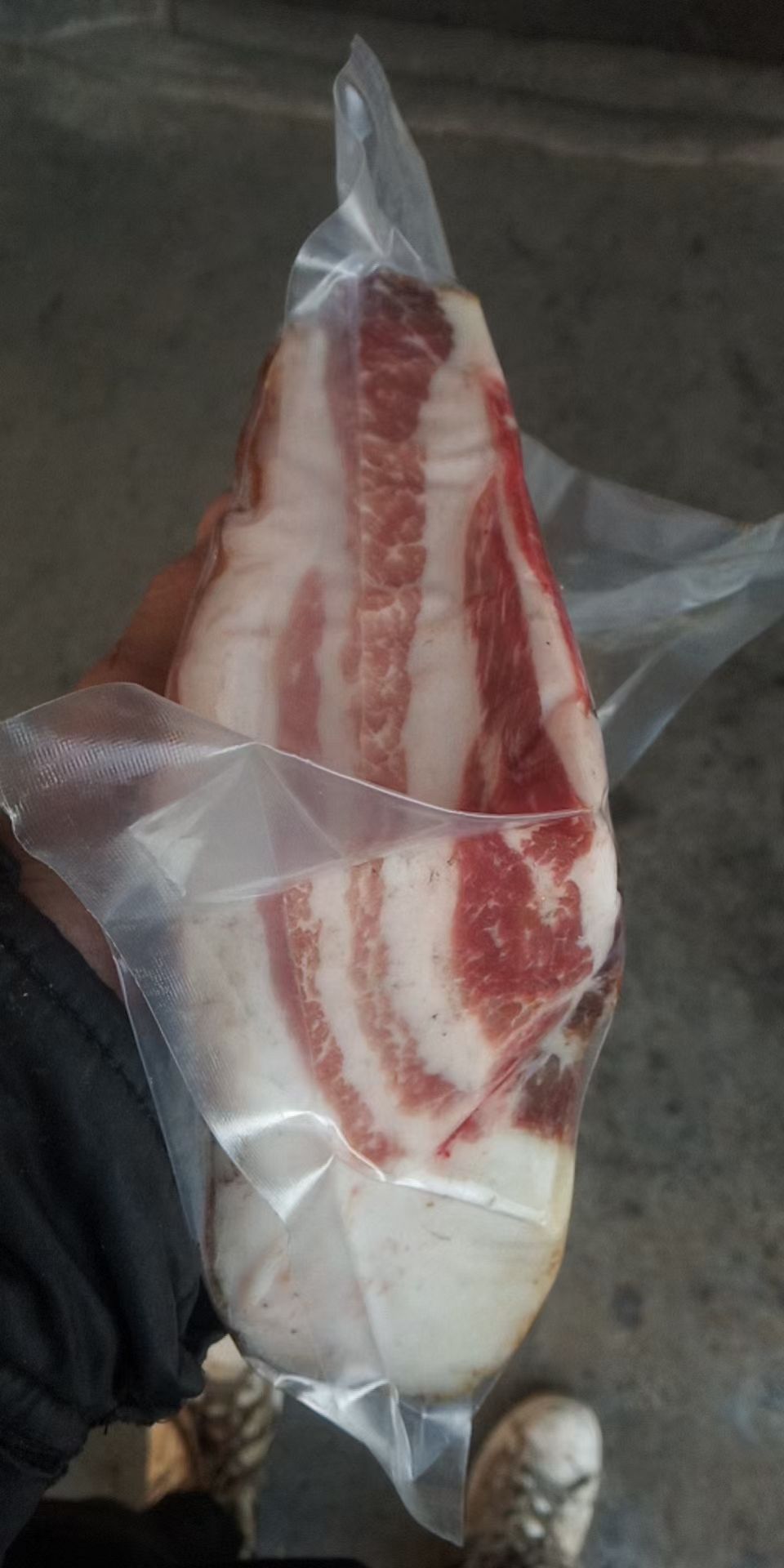 四川省大凉山甘洛县海棠镇高山散养粮食猪腊肉