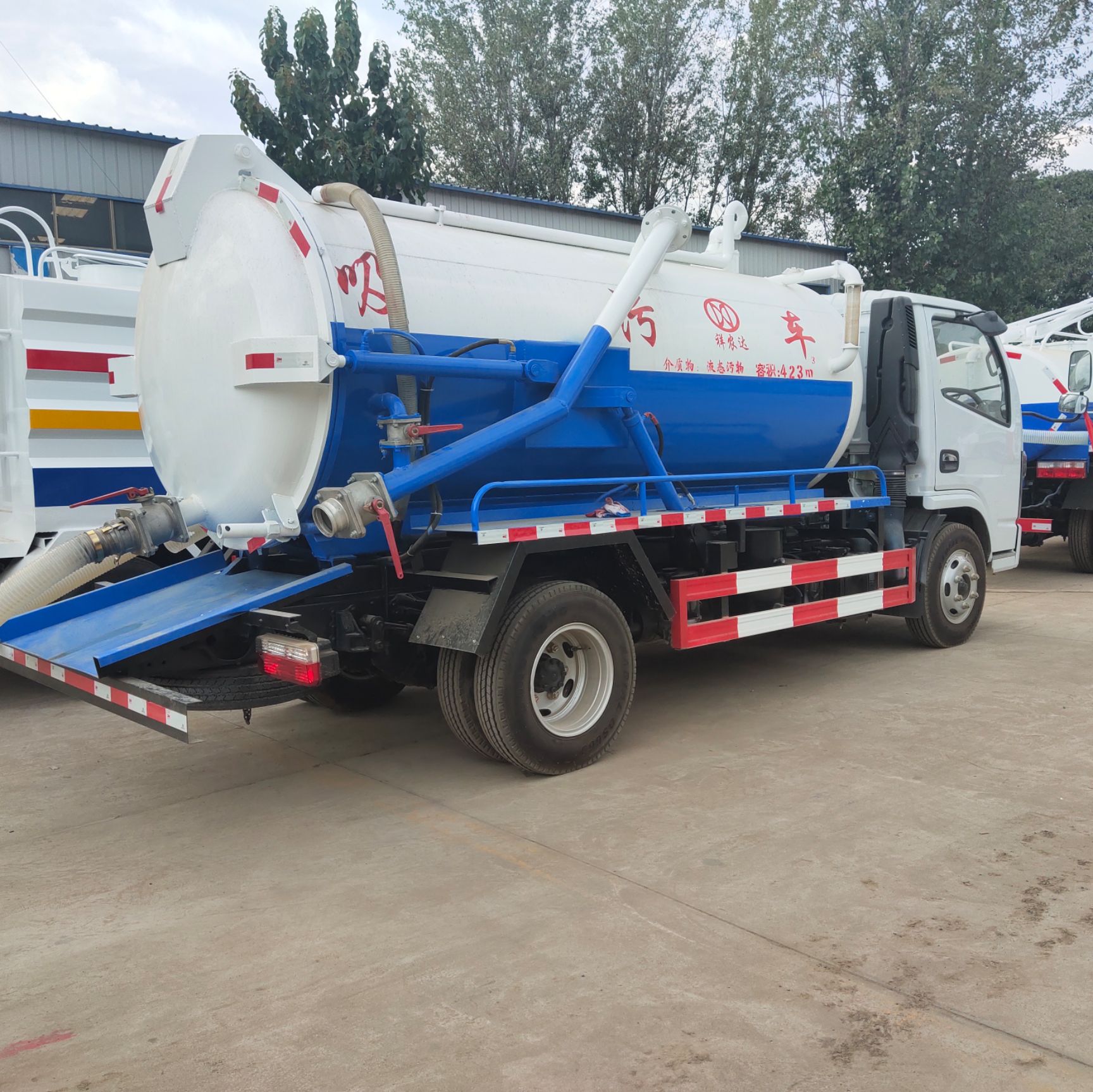  时风吸粪车2立方 农用两用带车厢抽粪车