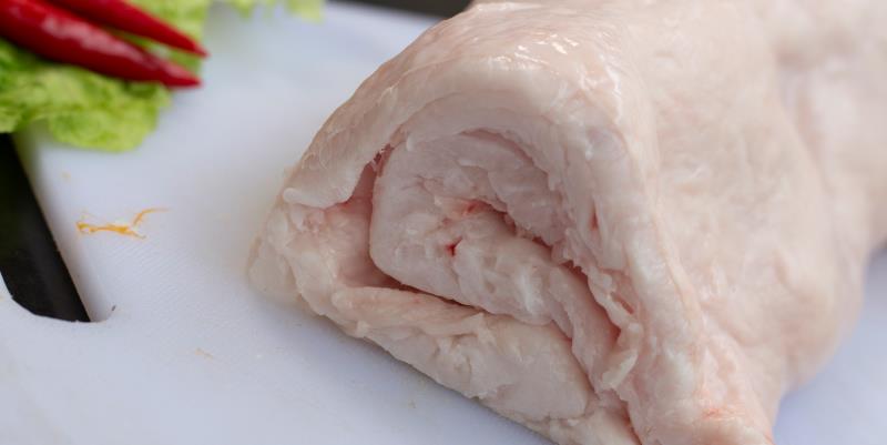 猪油  每天新鲜板油，土炮大油。每块2斤以上，欢迎长期合作