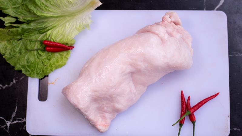 猪油  每天新鲜板油，土炮大油。每块2斤以上，欢迎长期合作