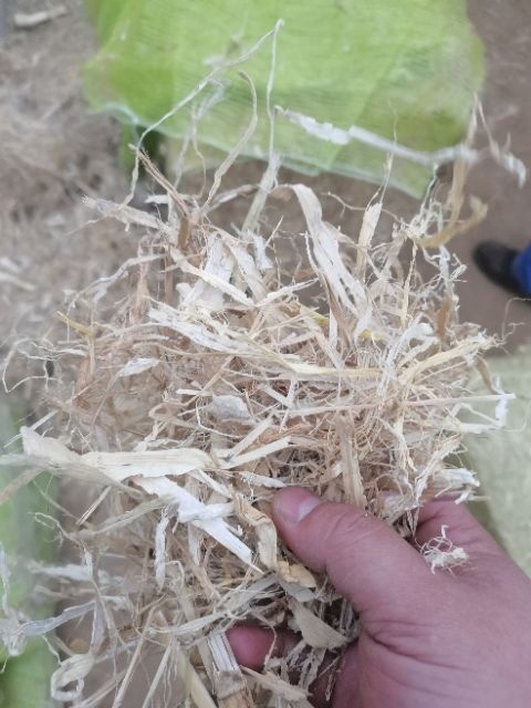 沈阳干草  原料储存2万吨全年销售场地秸秆揉丝，现货预定650元
