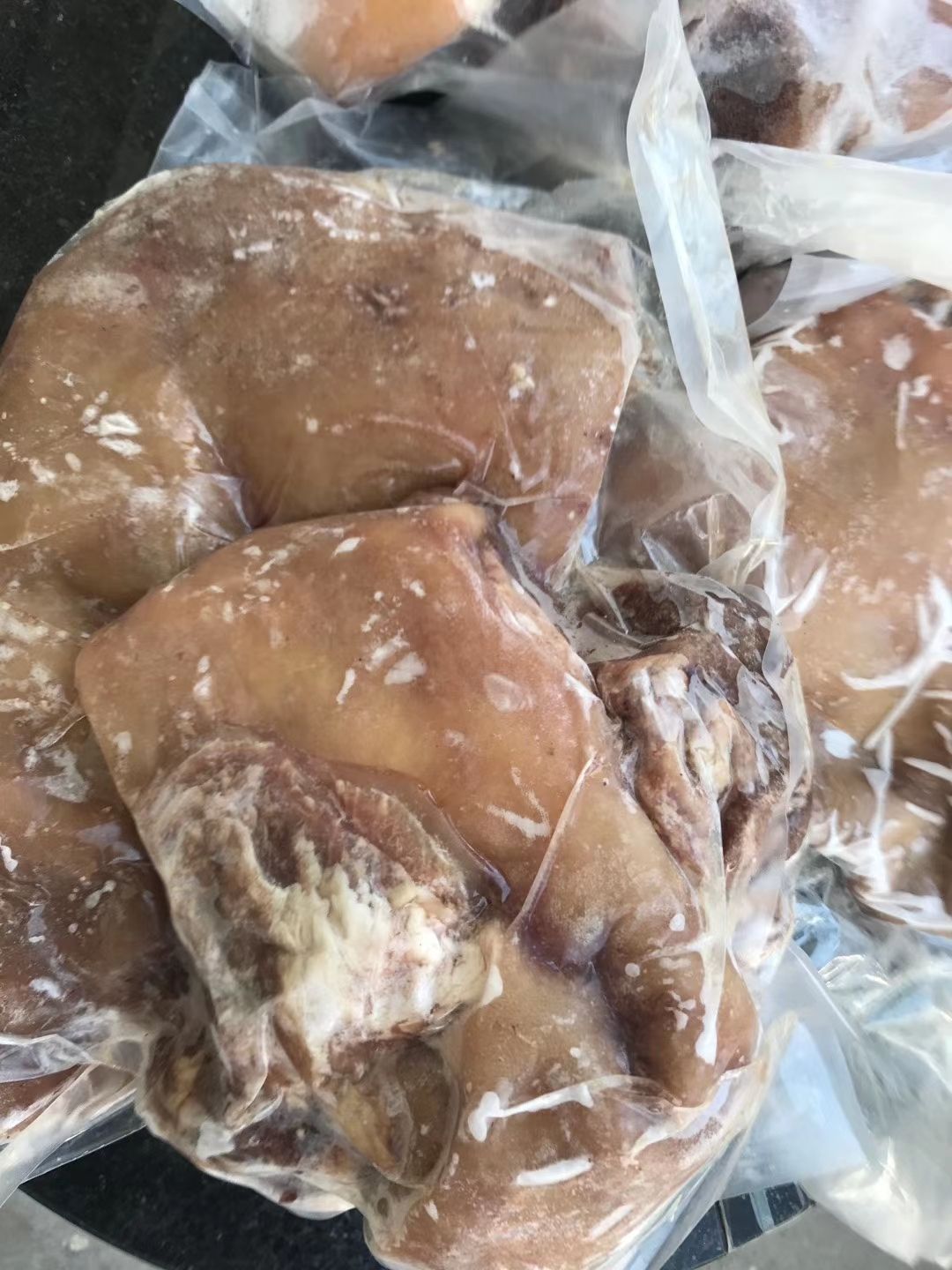熟羊肉带皮熟羊肉
