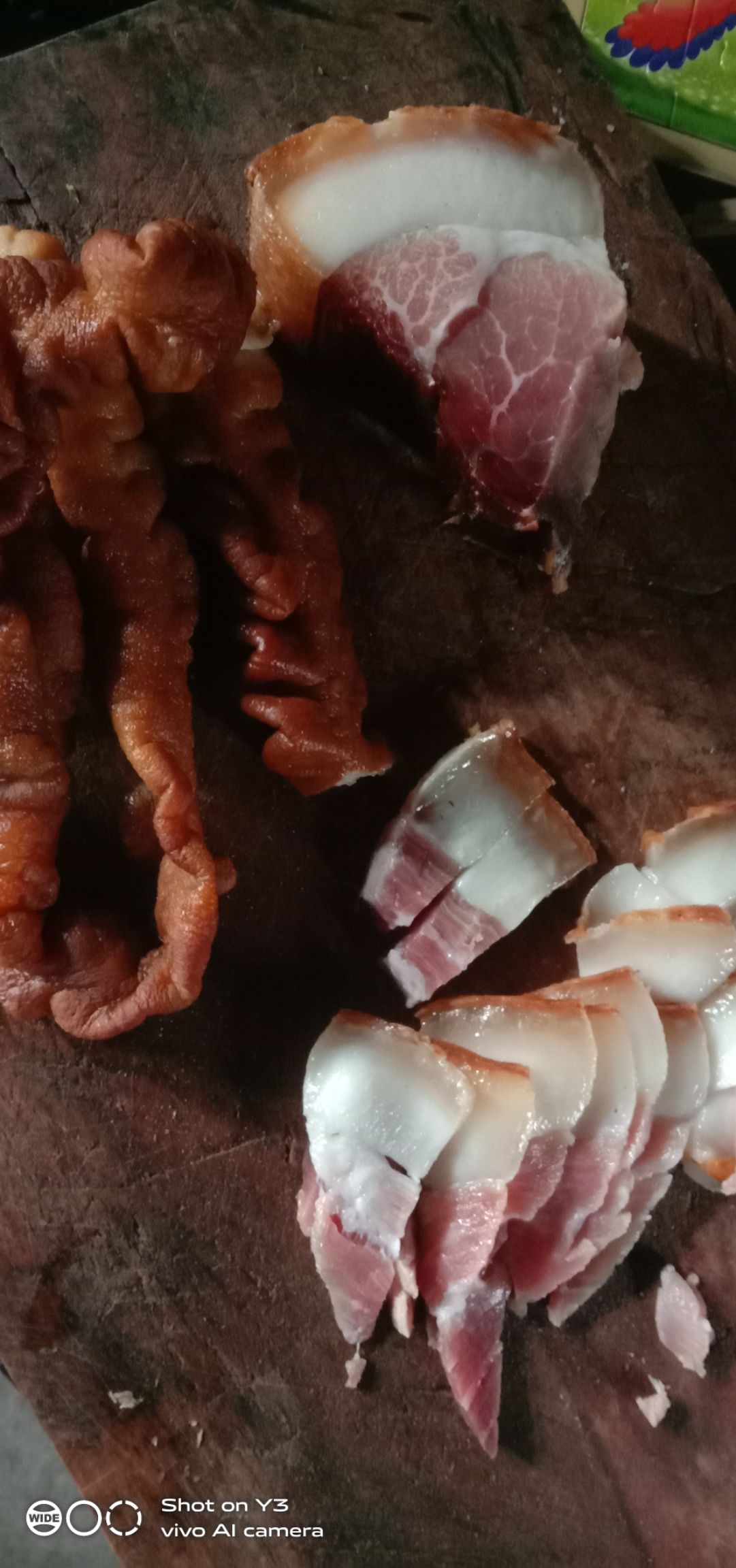 土猪肉 正宗土家腊肉，纯农作植物喂养  味道特别好，支持快递。