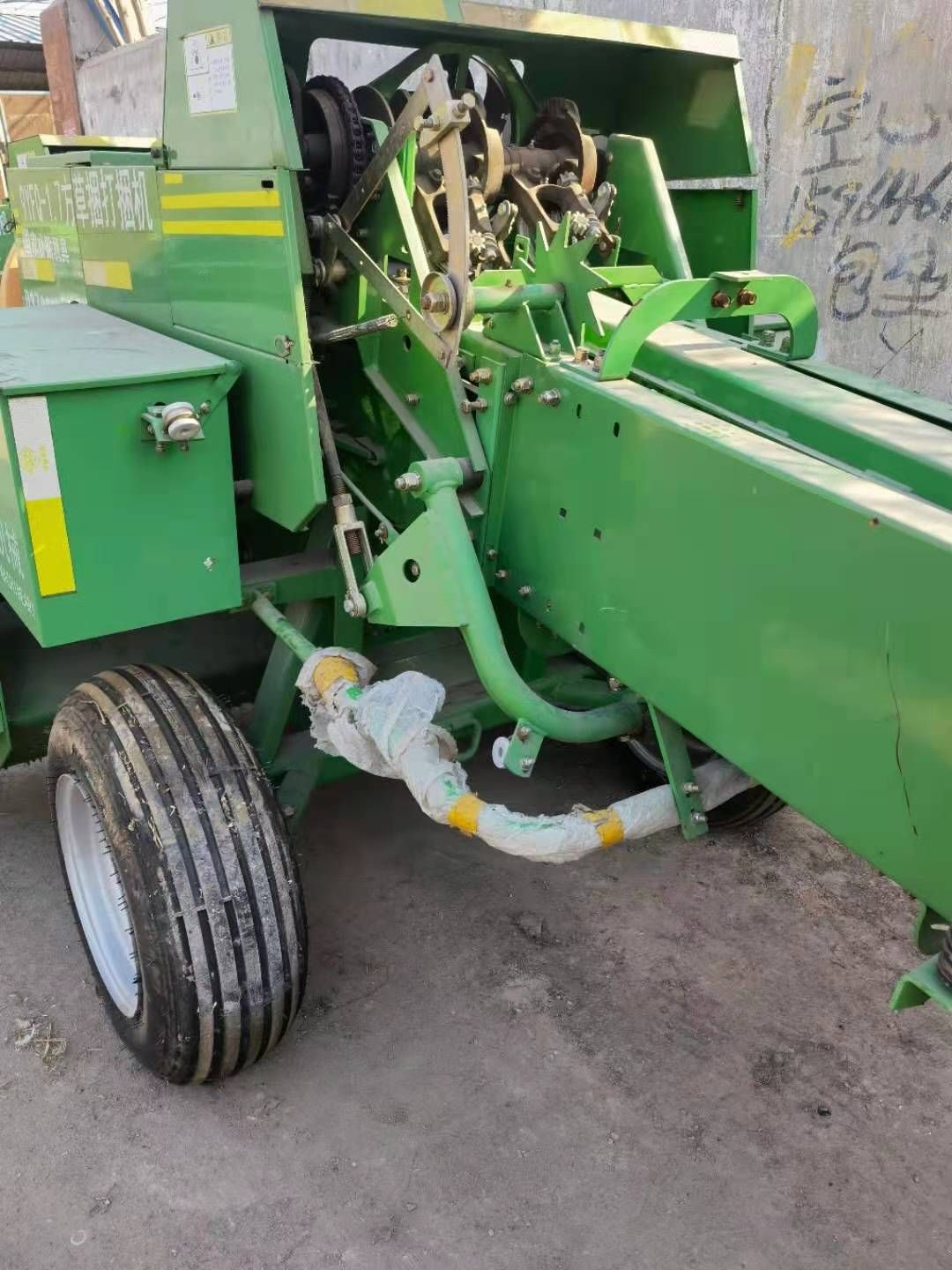 全新绿茵方捆机