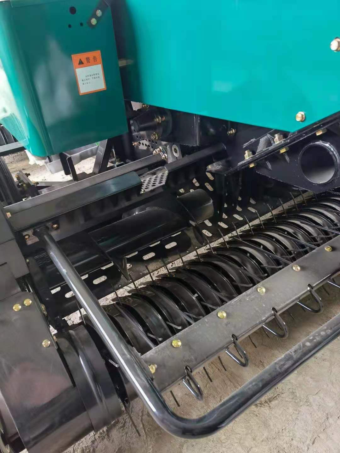 全新绿茵方捆机