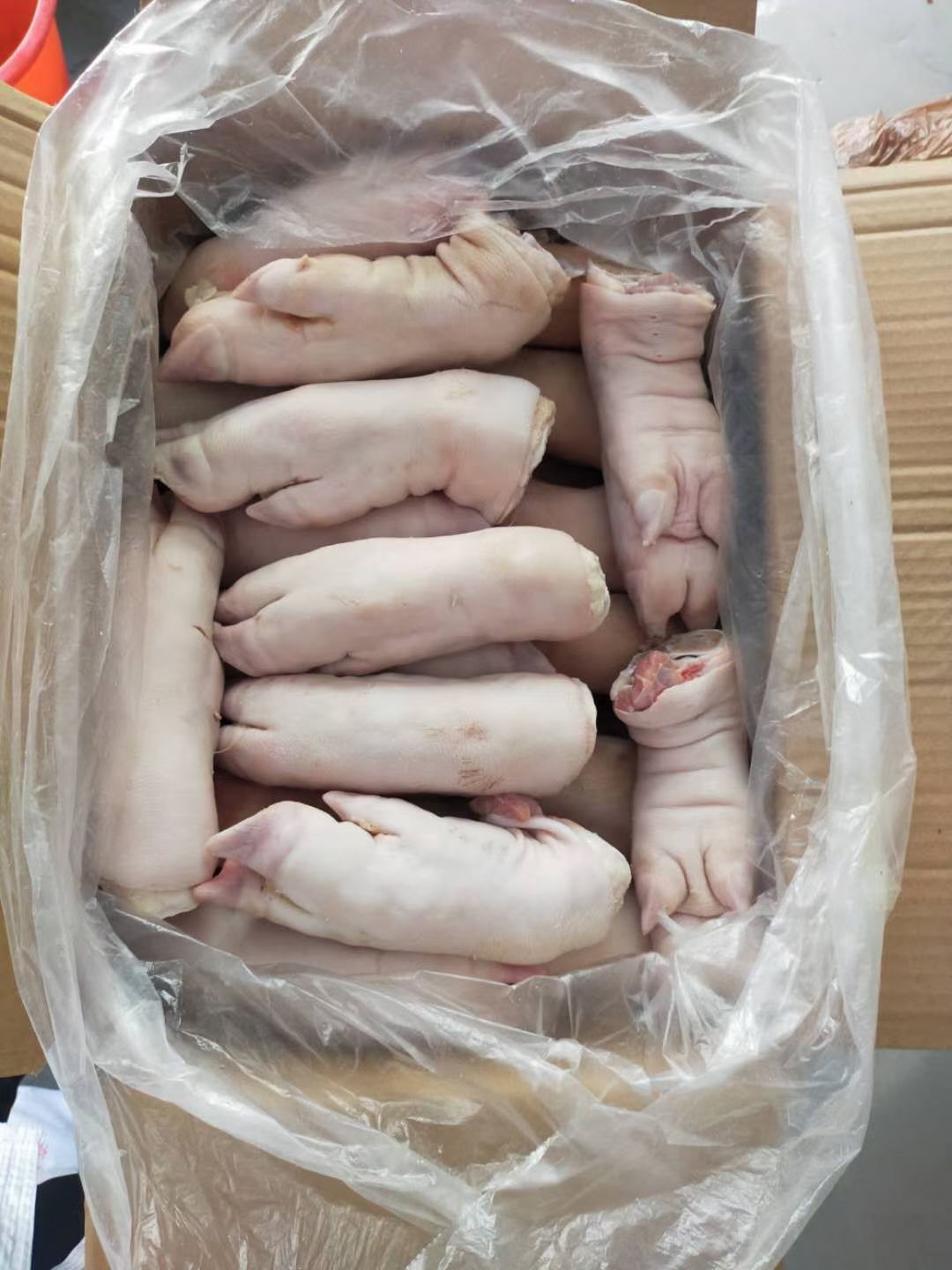 猪头，带筋猪蹄，猪前蹄一级猪蹄