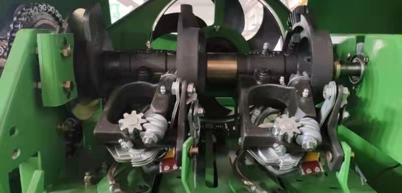 全新绿茵方捆机