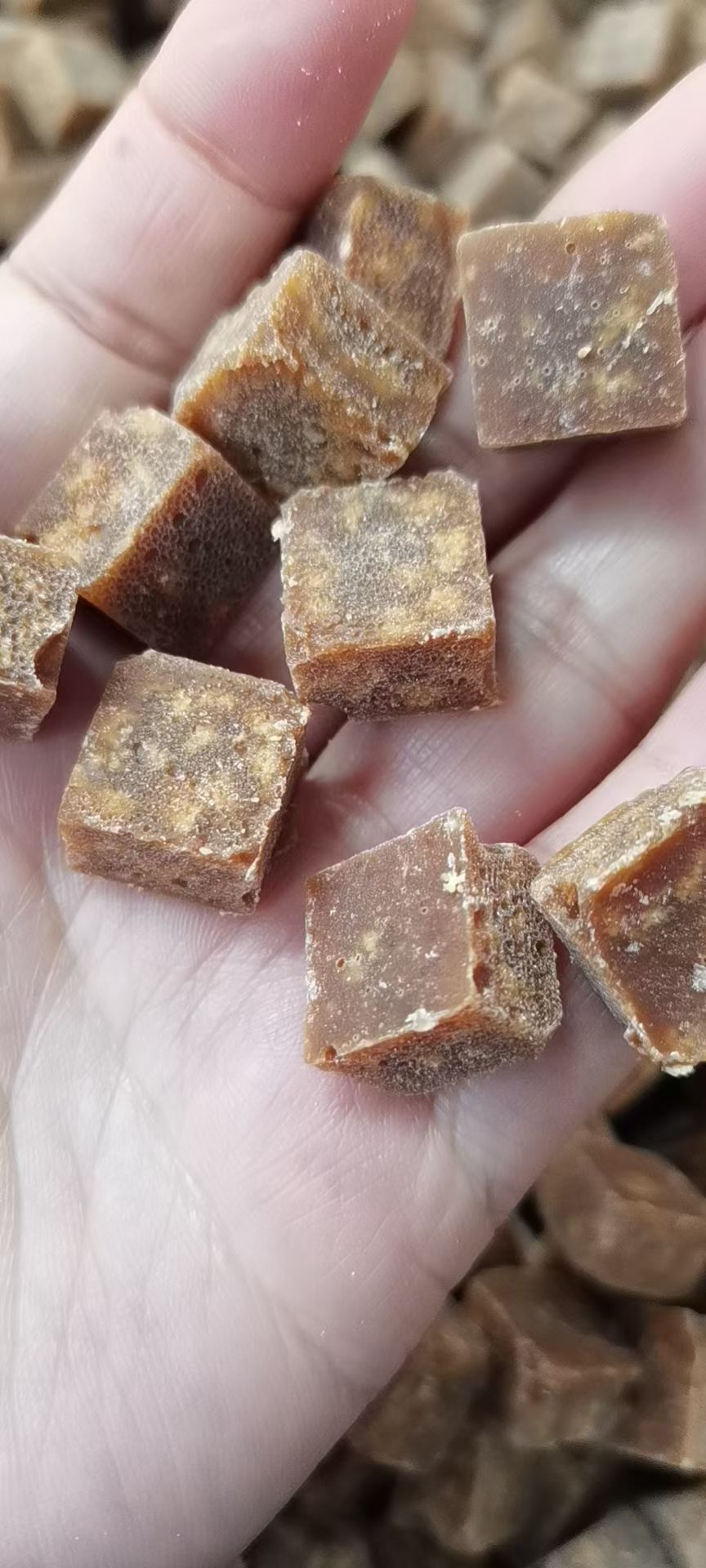 厂家直发散装手工颗粒梨膏糖清凉薄荷糖果跑江湖地摊深色梨膏糖
