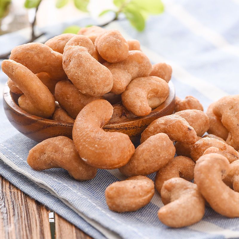 新货炭烧腰果仁零食坚果香酥腰果果仁带皮腰果休闲零食包邮