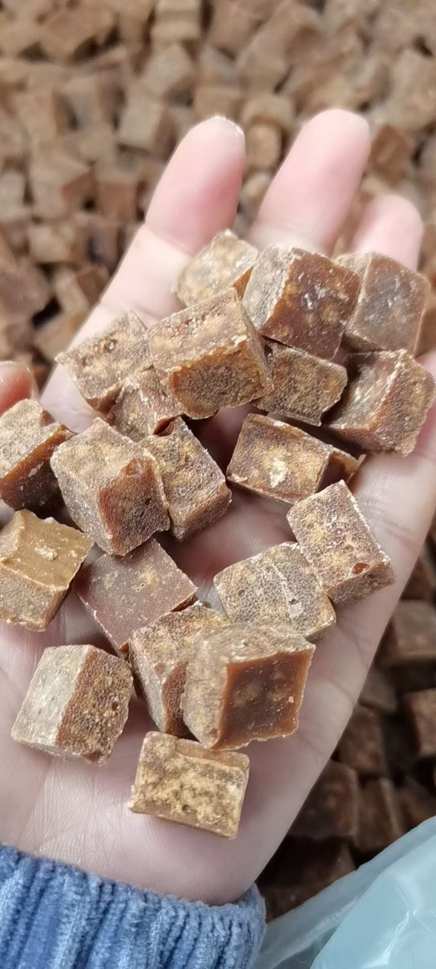 厂家直发散装手工颗粒梨膏糖清凉薄荷糖果跑江湖地摊深色梨膏糖