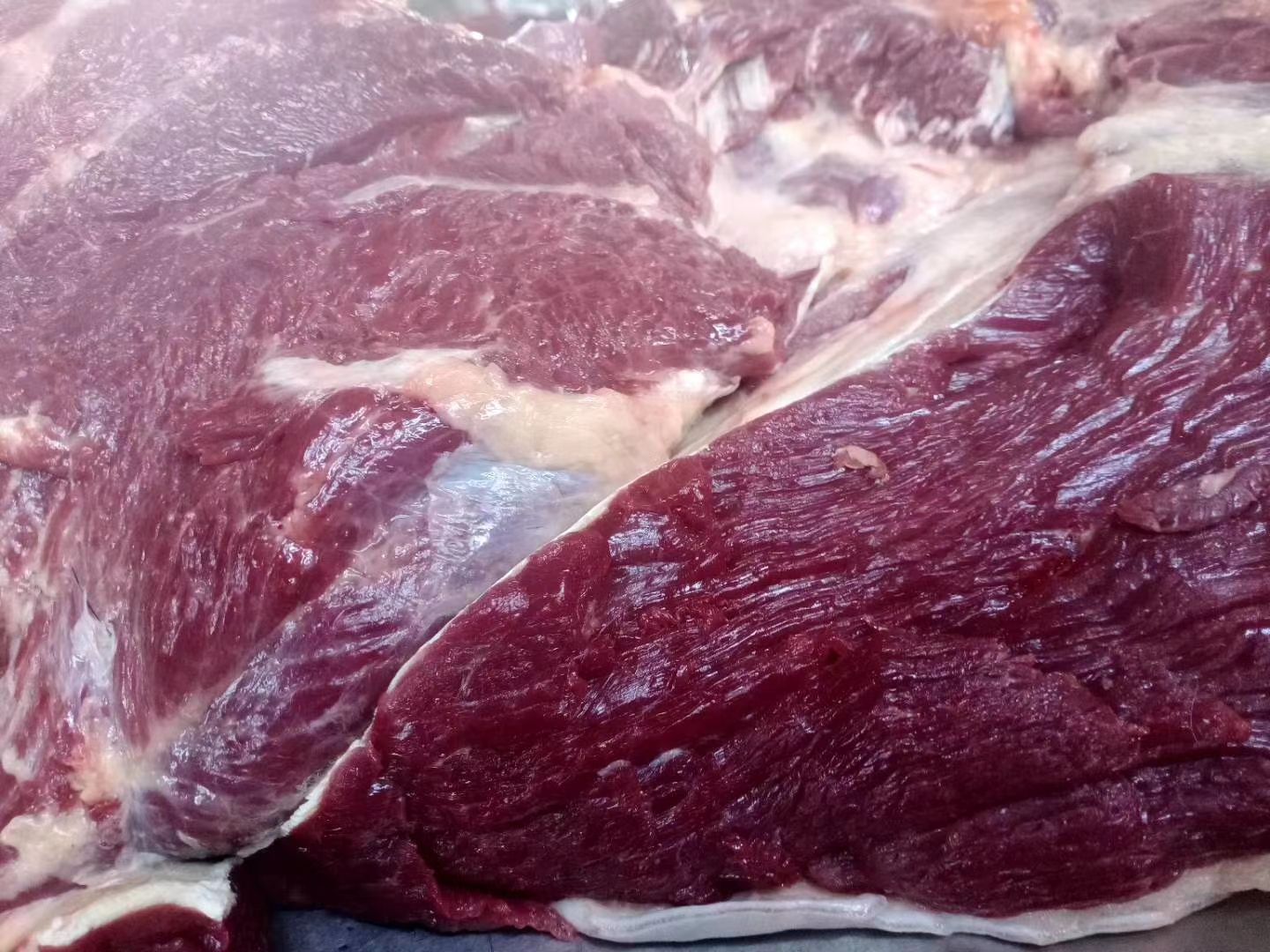 现杀带皮鲜驴肉，前腿肉后腿肉，脖子