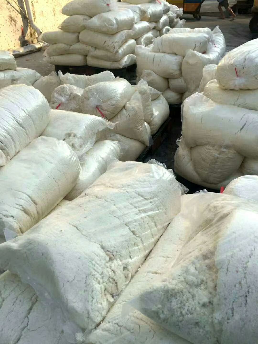 豆腐渣  新鲜脱水豆渣，蛋白质含量高，价格低，可以大大降低投