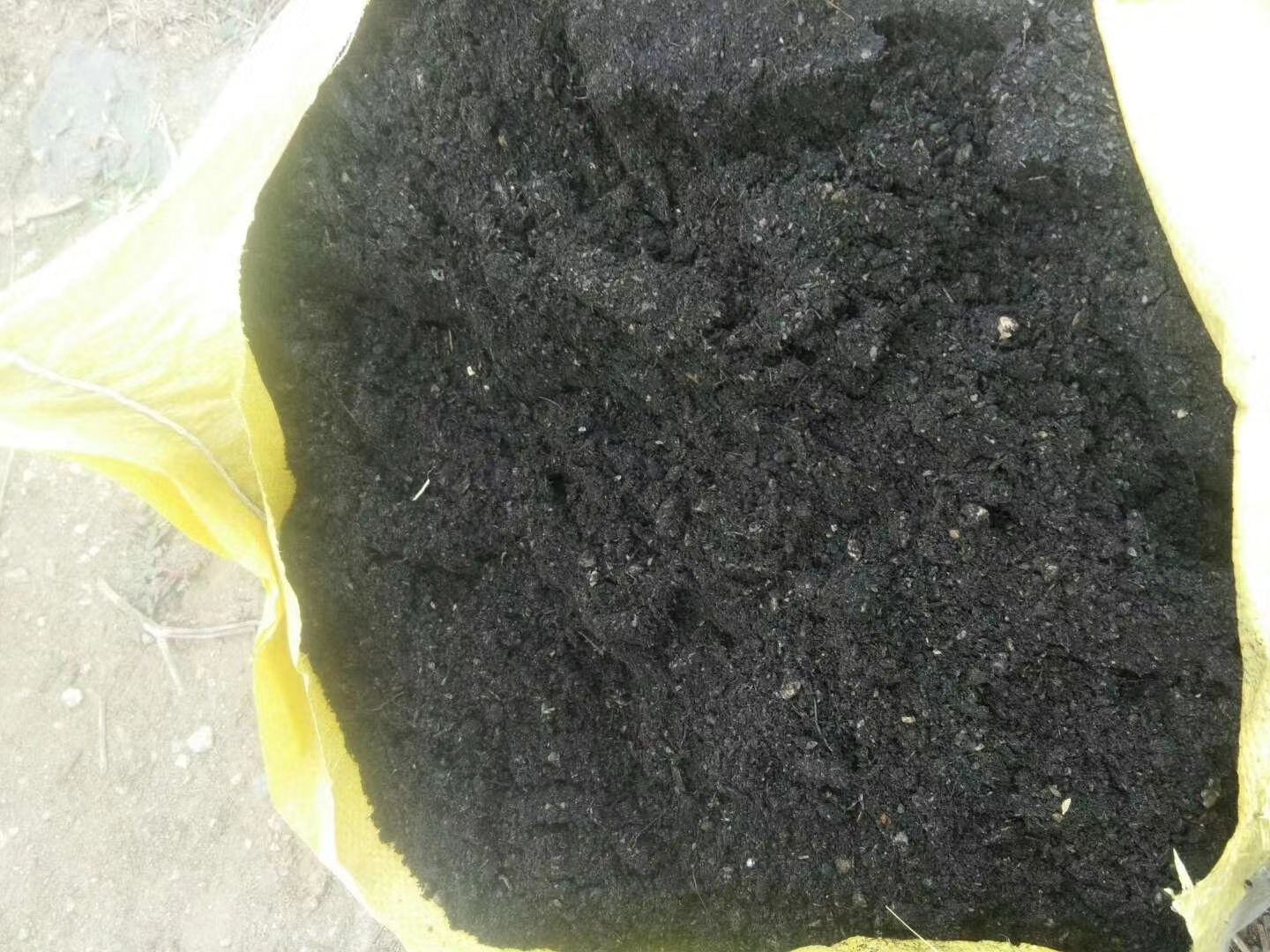 鸡粪   【生物菌肥 】量大有优惠纯鸡粪加em菌发酵。