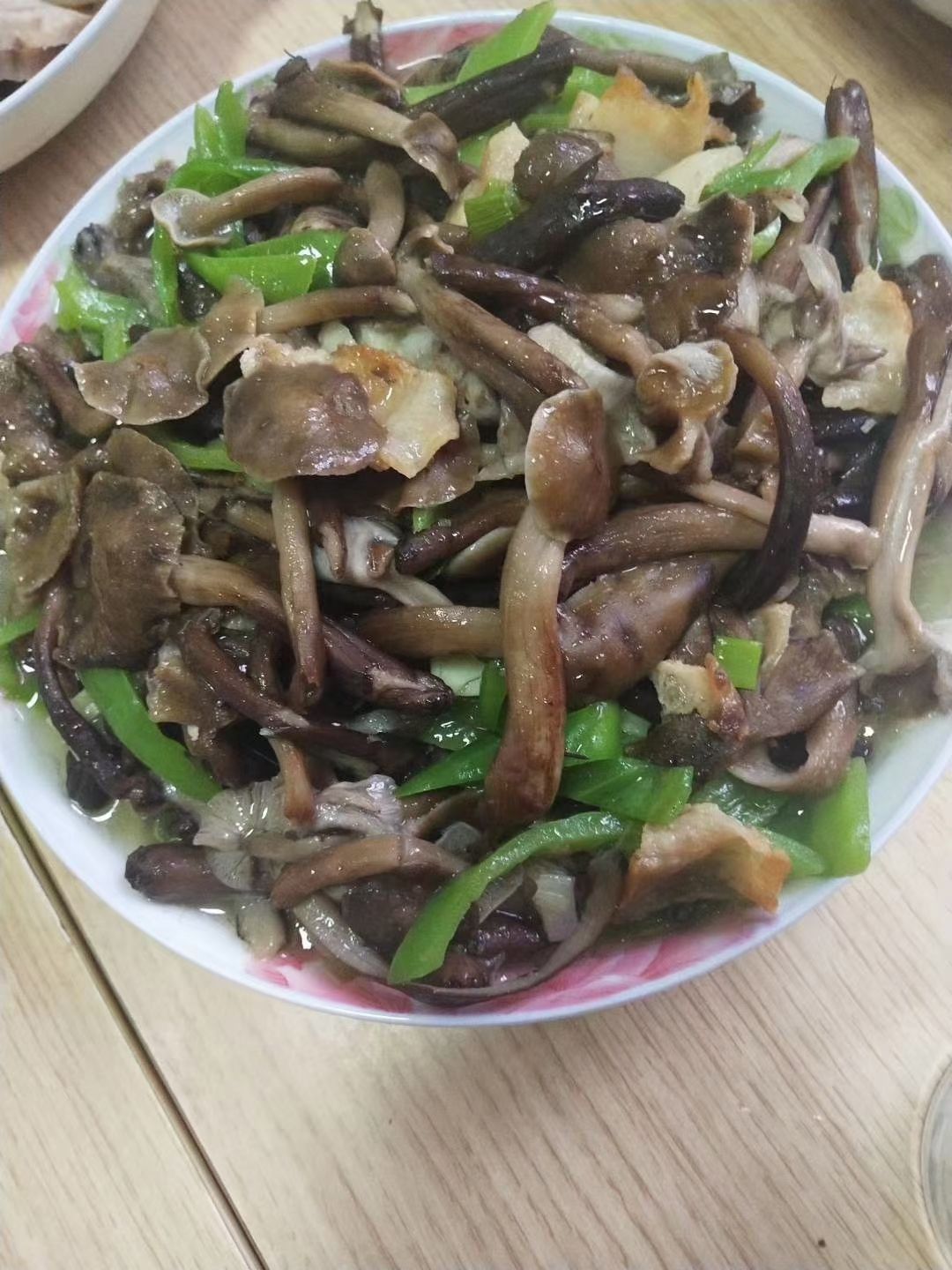 2024年蘑菇现货 腌制野生榛蘑头茬鲜榛蘑