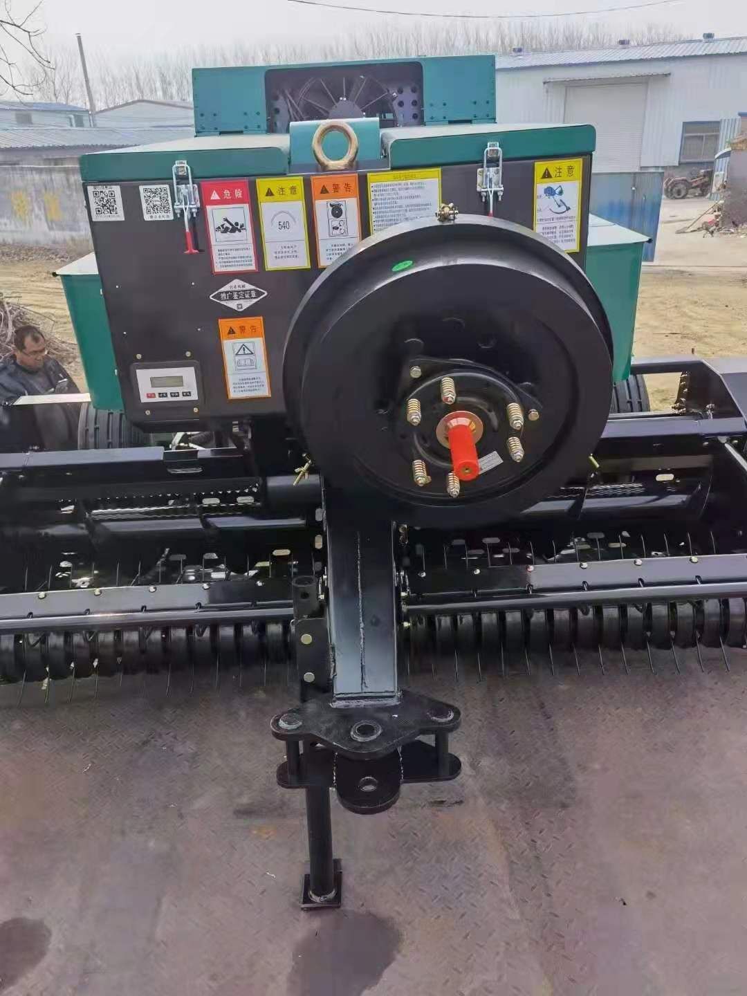 粉碎打捆机  收割粉碎捡拾