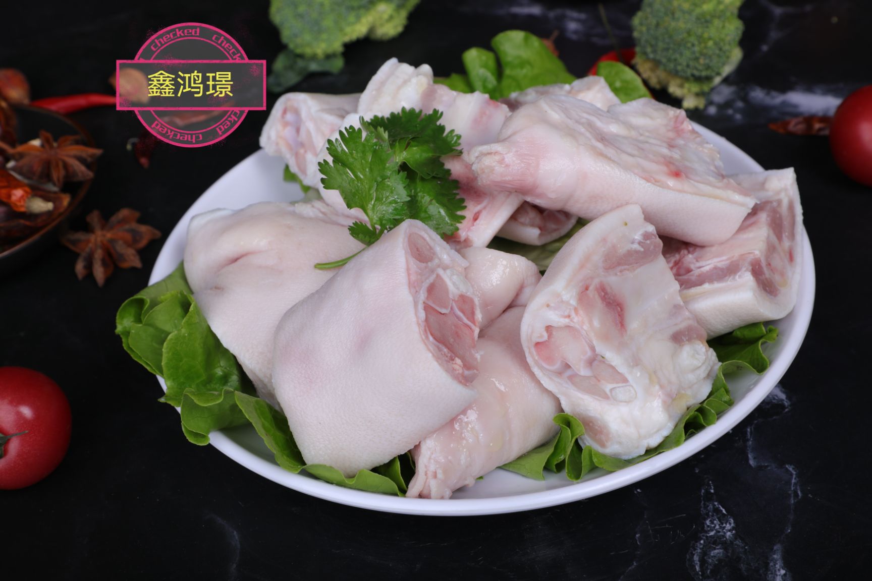 猪蹄块，烈火烧毛，无腥无毛，可以直接下锅，方便快捷。