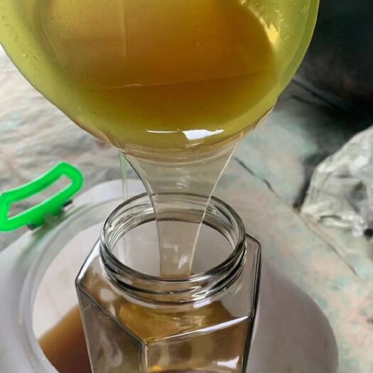 佛山土蜂蜜  春暖花开之际，正值品蜜之时，来自深山老林的纯生态蜂蜜