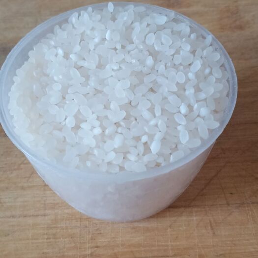 德惠市粳米  饮马河水灌溉，米饭晶莹剔透，口感好！