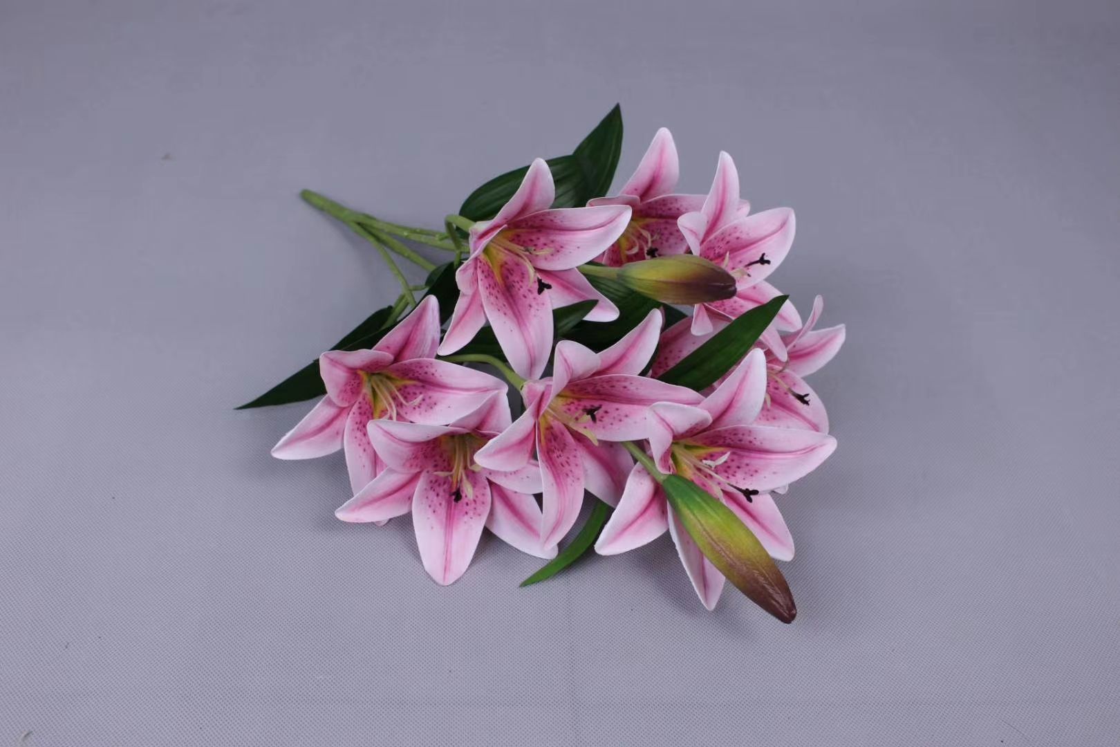 仿真花草 仿真玫瑰花绿植塑料百合王观赏大厅会议室摆设办公室送礼可定制