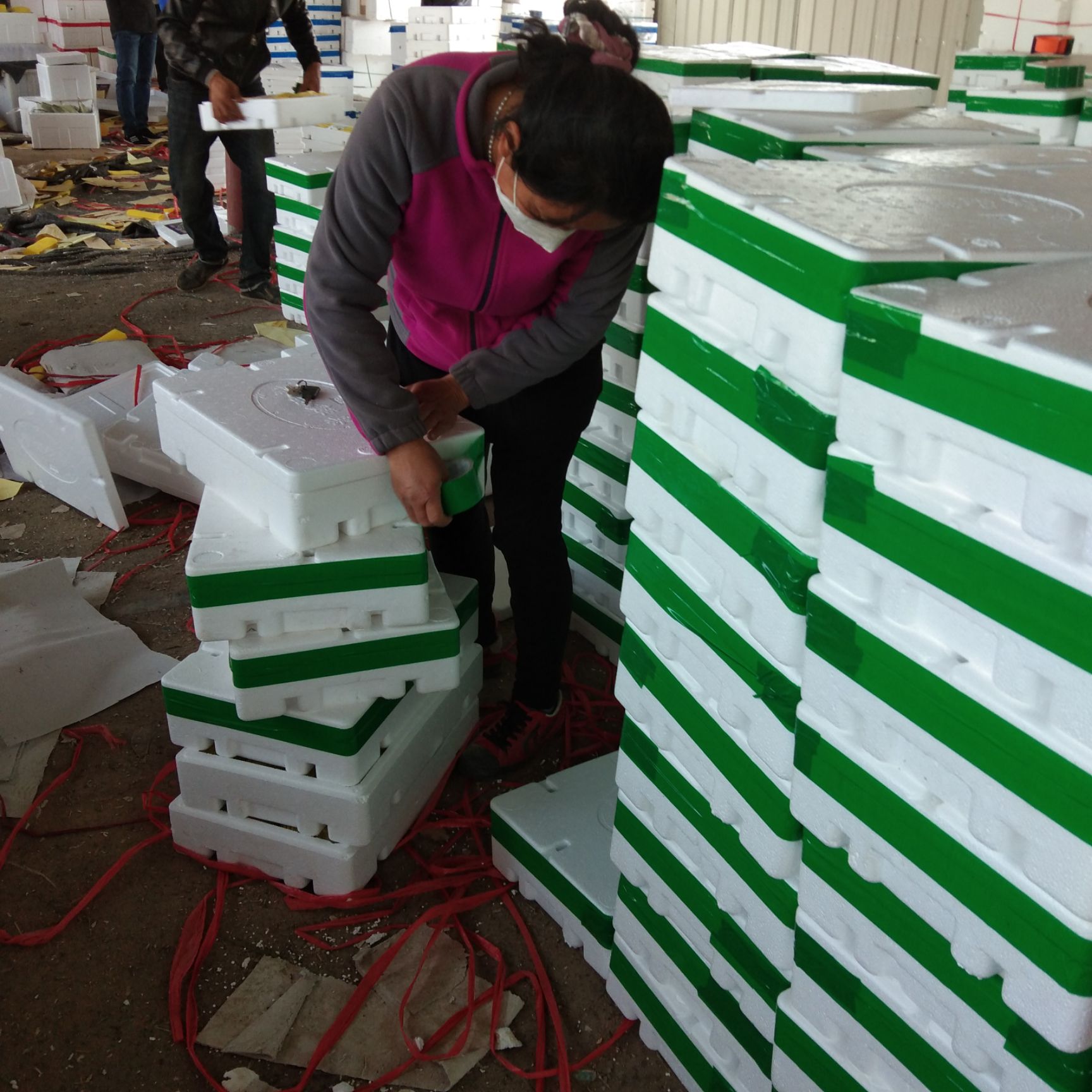 山东精品博洋61羊角蜜甜瓜，味道独特，脆甜上口。