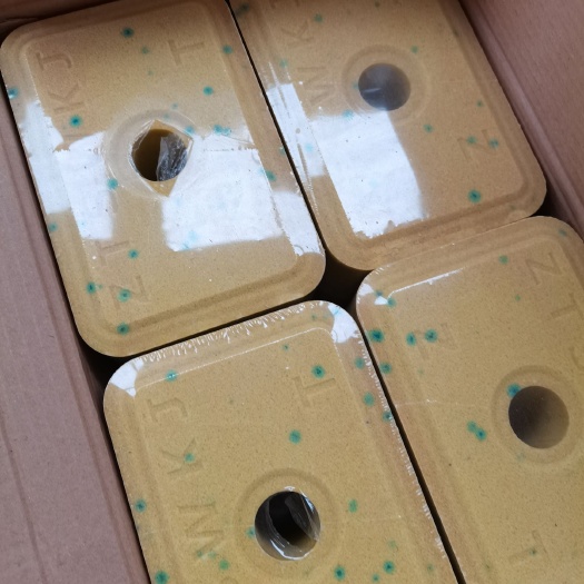 沧县干草    牛羊牲畜  舔砖