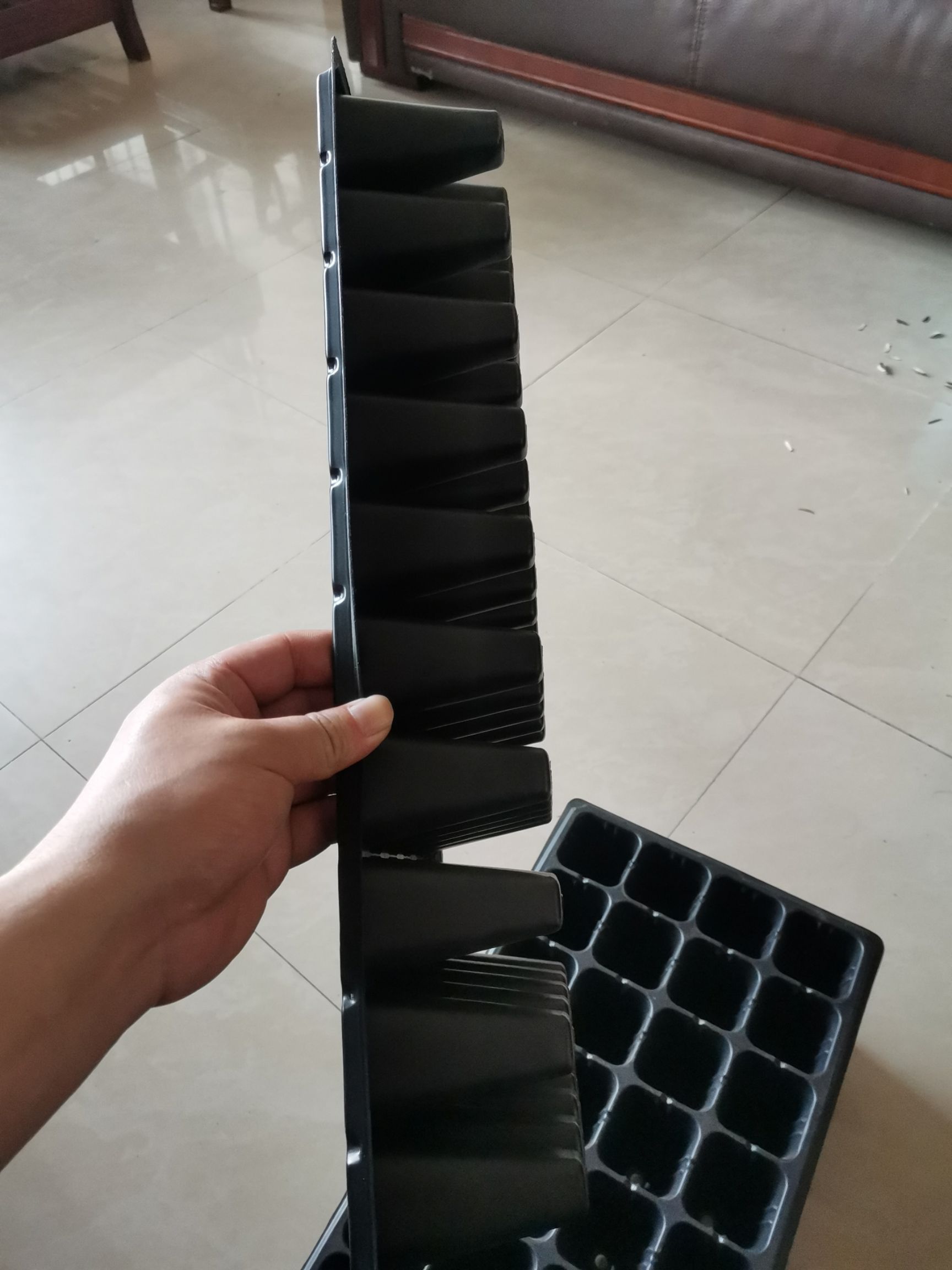 穴盘/育苗盘  育苗穴盘加厚pvc抗晒128孔厂家直销利达塑料制品厂