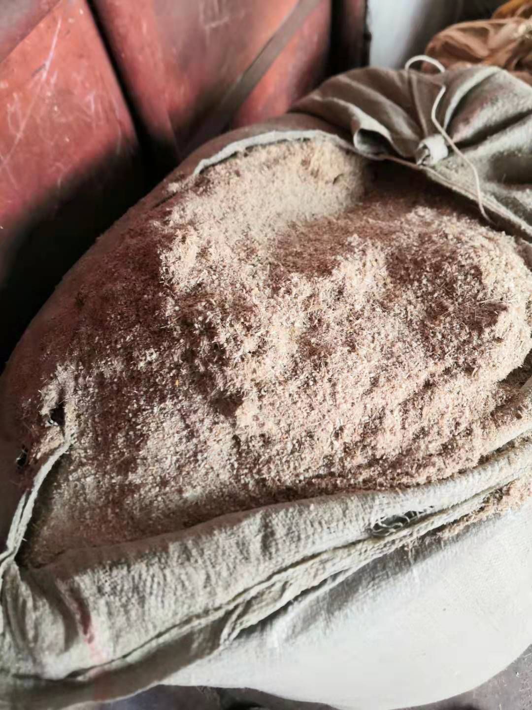 稻草  玉米积杆喂牛，羊饲料