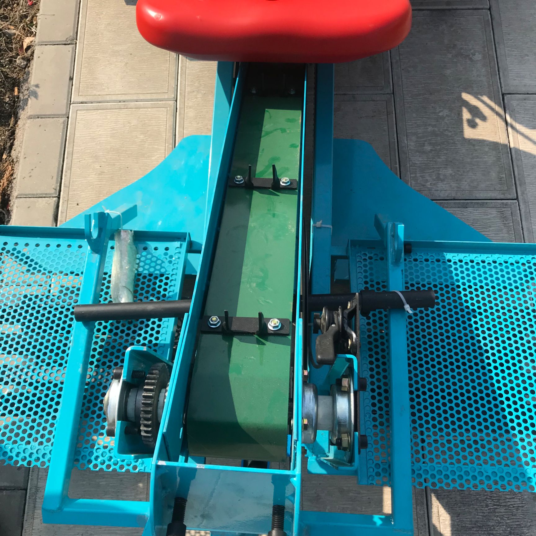 大姜播种机土豆芋头播种机乘坐自由式种距25播种均匀