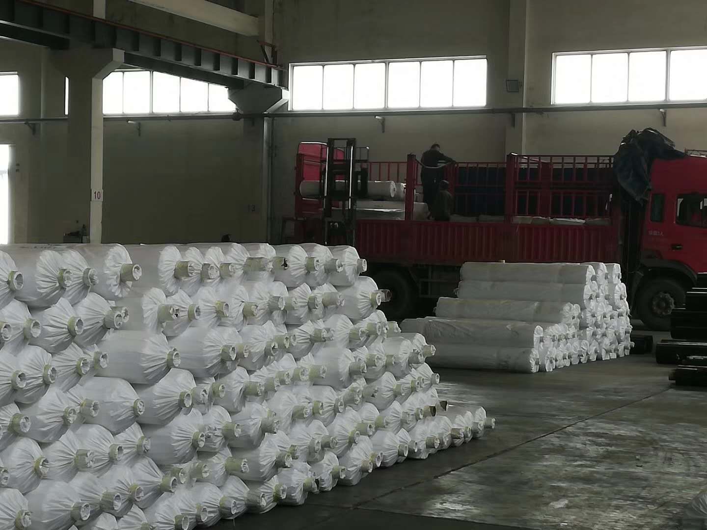 地膜  采用全新料添加剂  升温快保温好
使用寿命长！