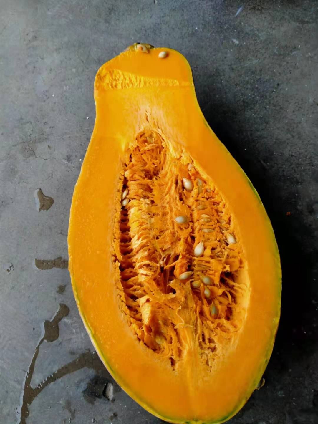 金韩密本南瓜大量有货：口感又面又甜又粉：果型颜色扛扛的