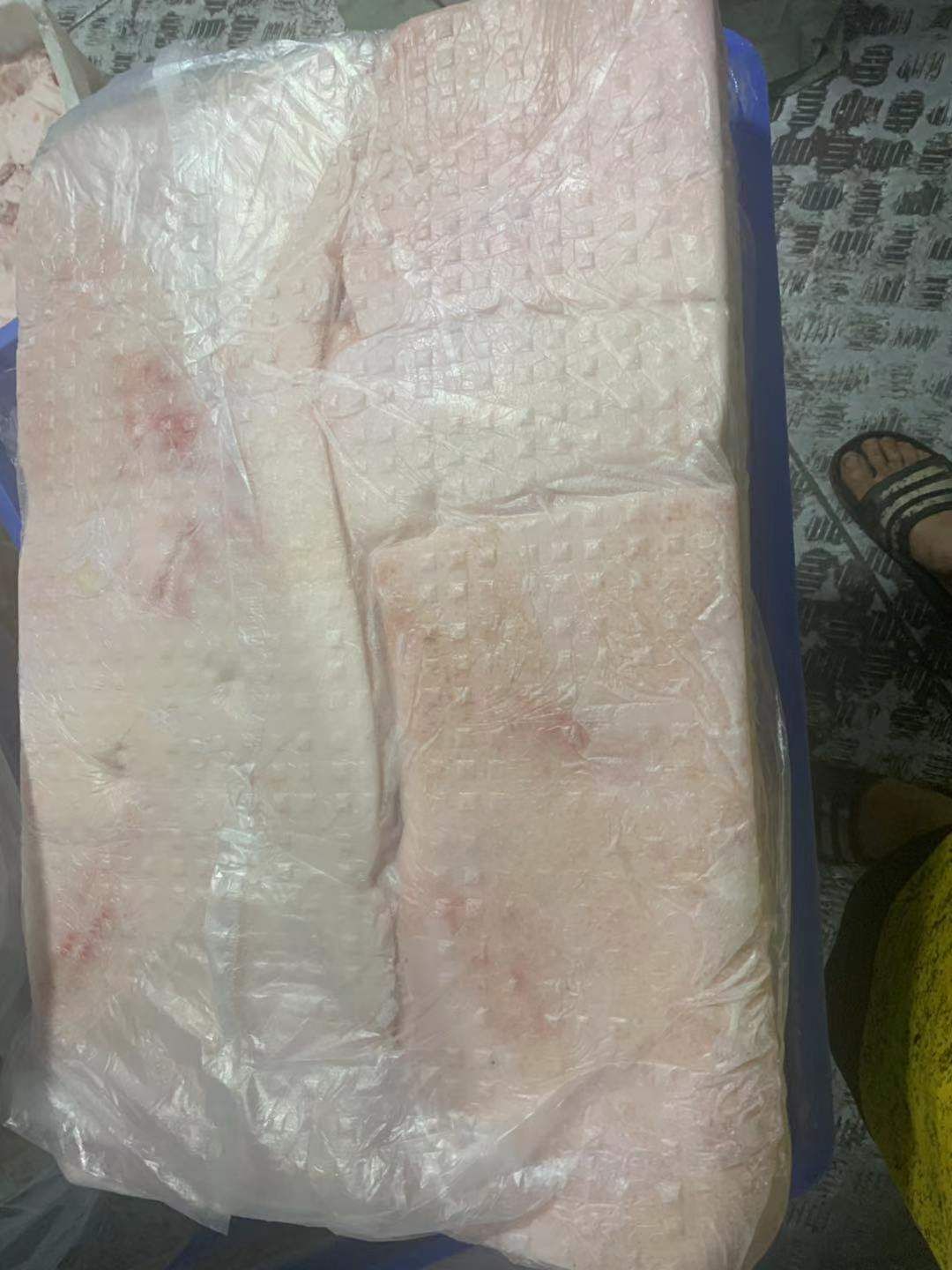 猪肥膘  国产肥膘，肉厚