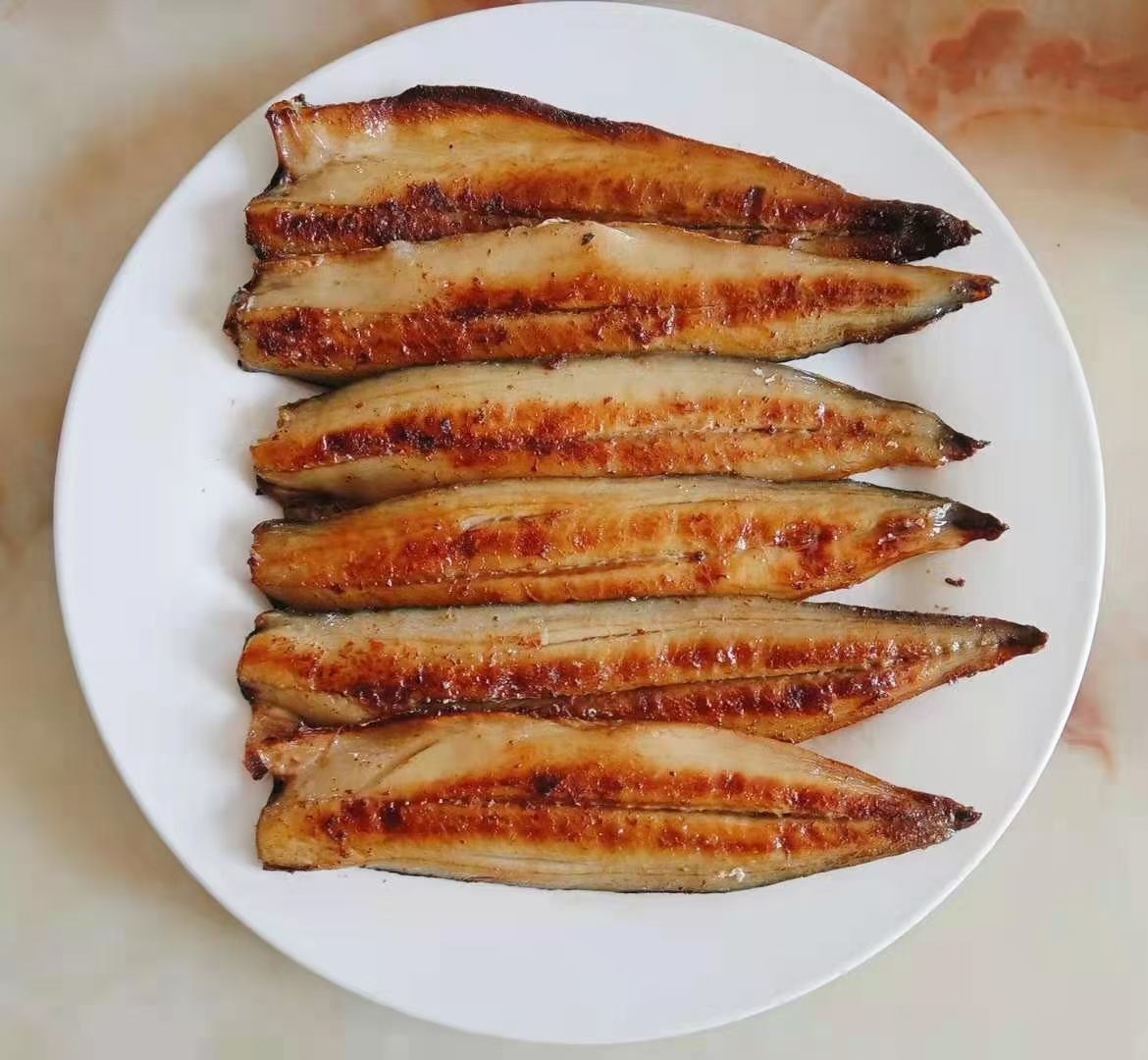 马鲛鱼干  胶东马鲛鱼片，一卤鲜，去刺去腥，煎炒烹炸都可以，凉了不会腥