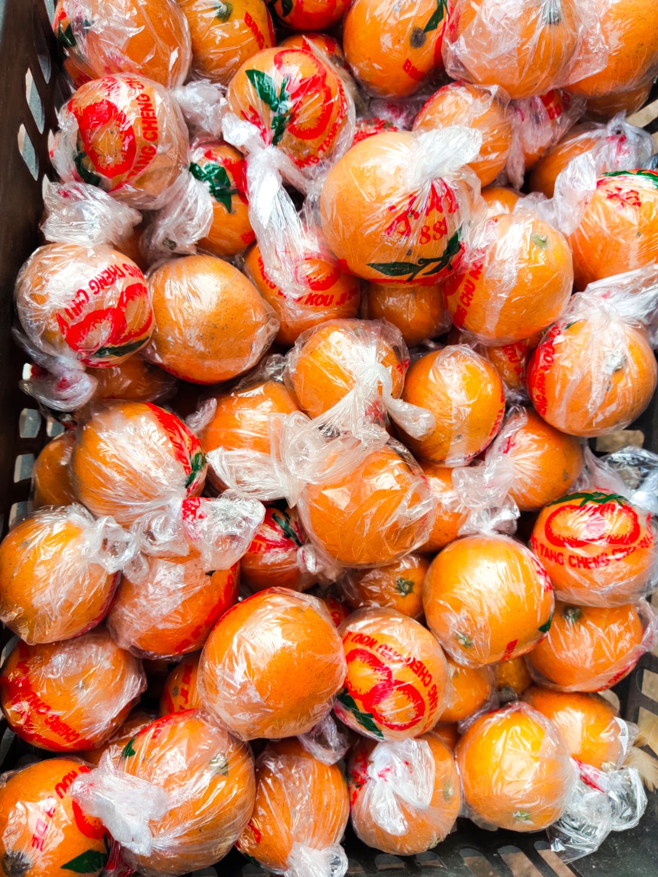  山沟沟的冰糖橙，甜非常的甜。