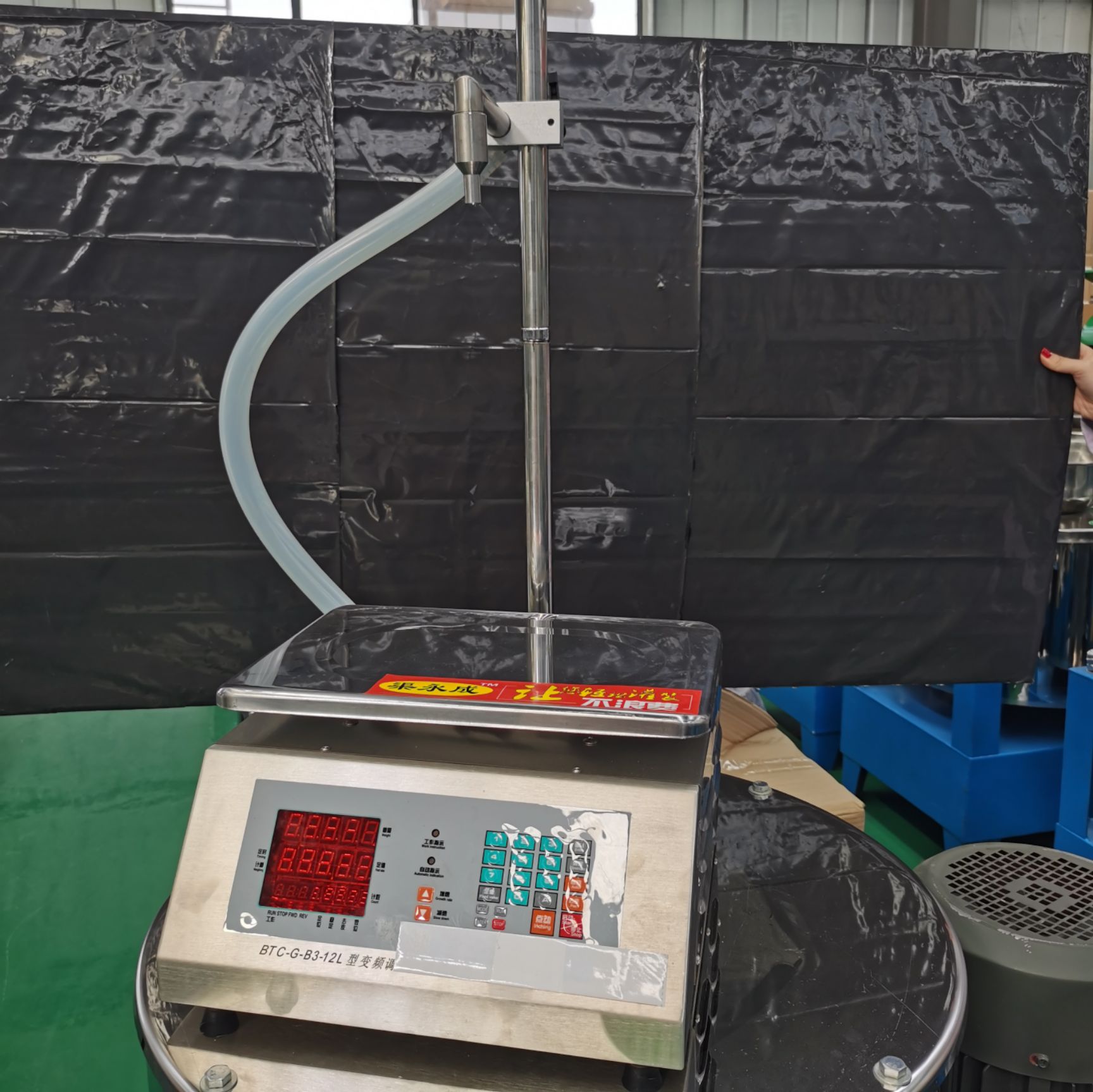 变频定量自动灌装机食用油液体灌装机