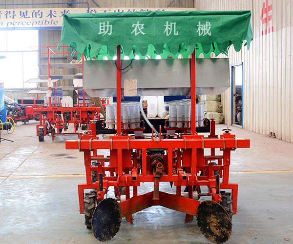 耕整机械 多功能移栽机，辣椒移栽机，耕地机，起垄机，铺膜机。