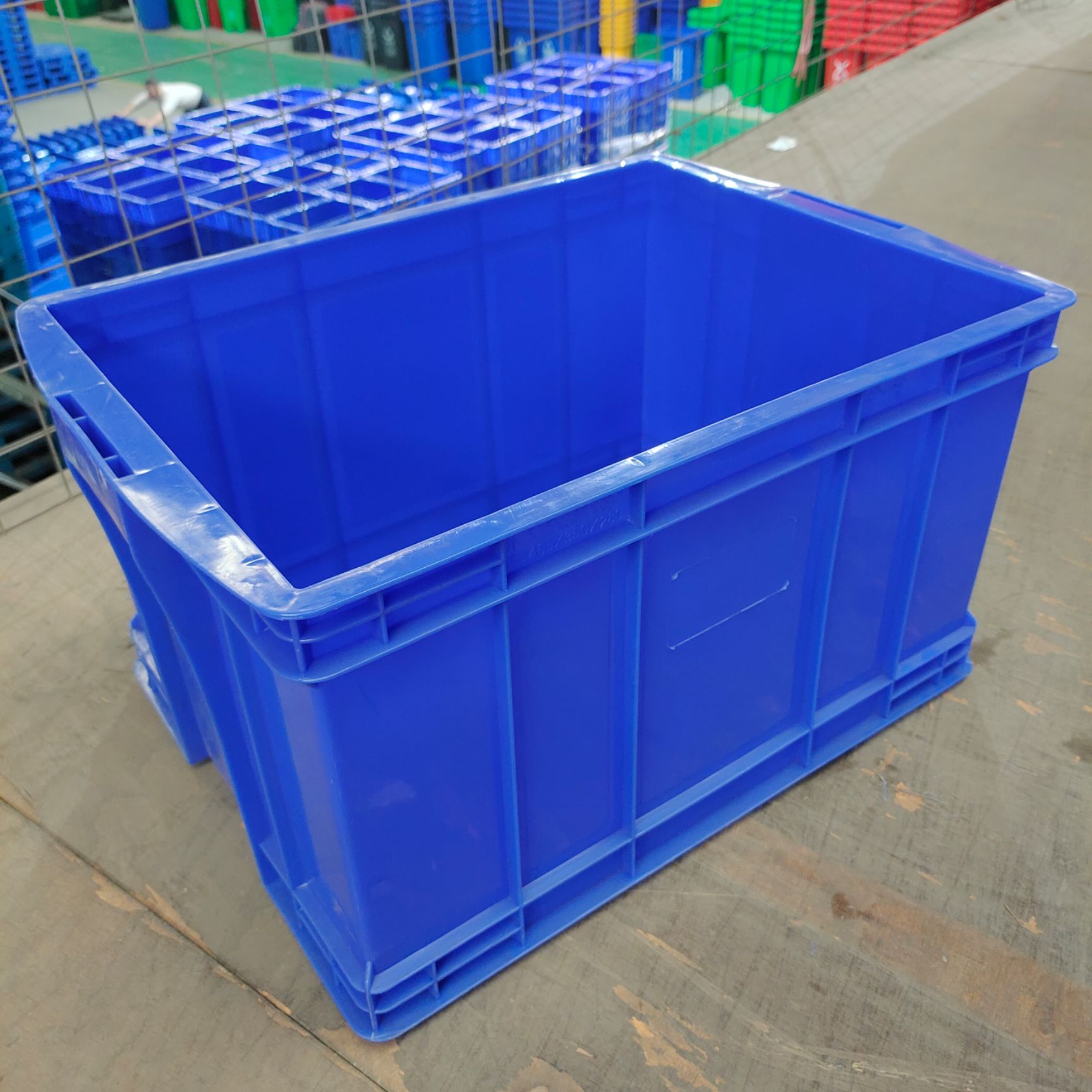 包装箱/筐  加厚塑料周转箱无孔不漏水装水产苗、食品、电子元件