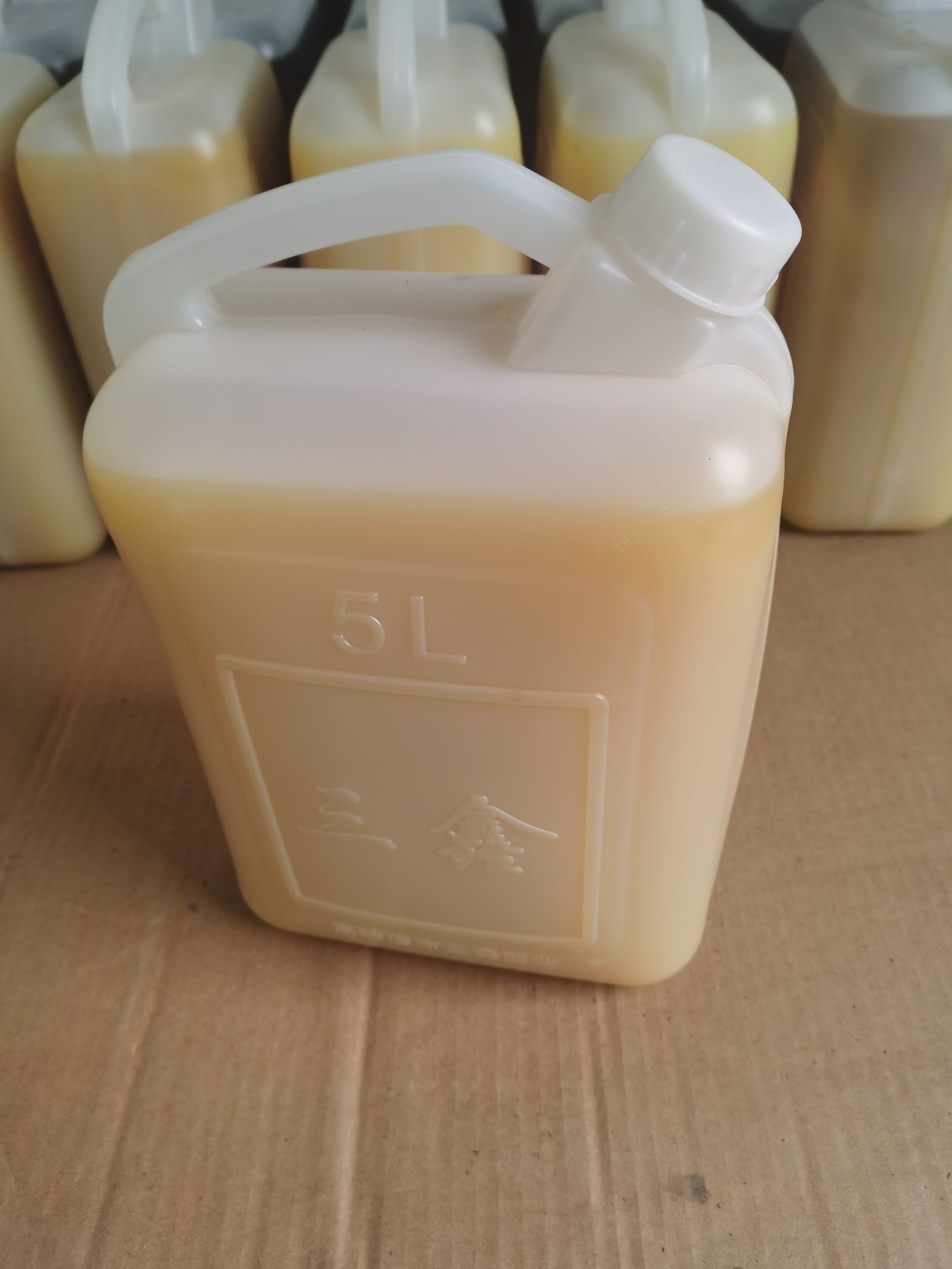 熟榨花生油，虽然贵，但很纯！！！