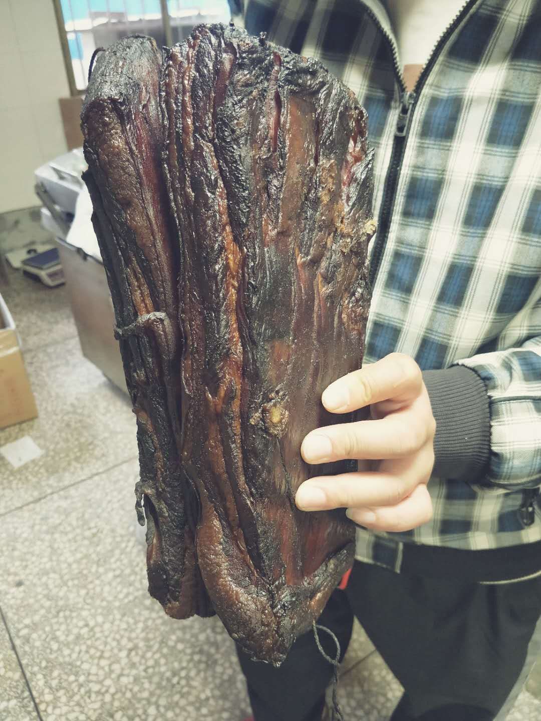 五花腊肉湖南土特产柴火烟熏腊肉乡里腊肉


谷壳香五花腊肉