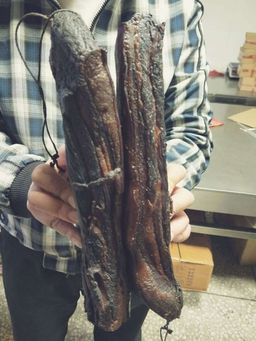 五花腊肉湖南土特产柴火烟熏腊肉乡里腊肉


谷壳香五花腊肉