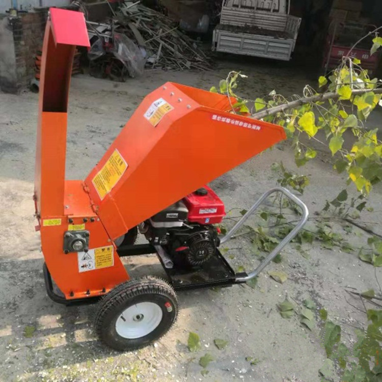  大型木材粉碎机 树枝粉碎机 移动碎枝机 自走式粉碎机