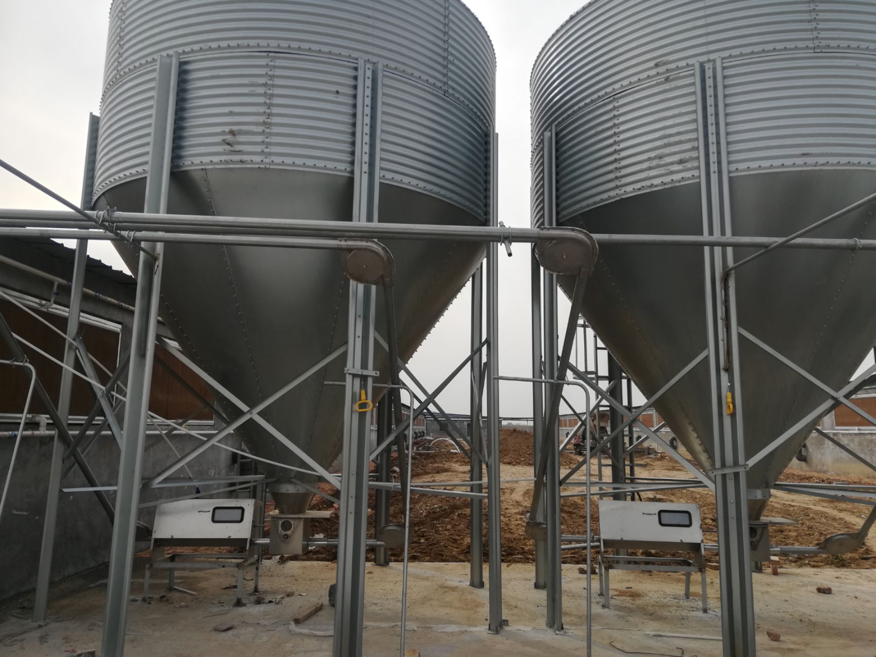 养殖设备  热镀锌料塔