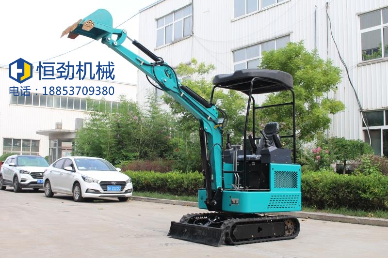  微型挖掘机厂家直销，挖掘机适用于多种作业环境，比如果园工程等