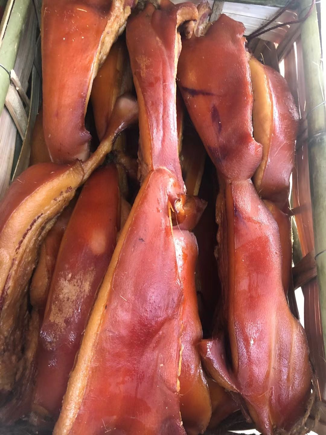 腊肉  槽头肉好货，价格美丽，颜色漂亮