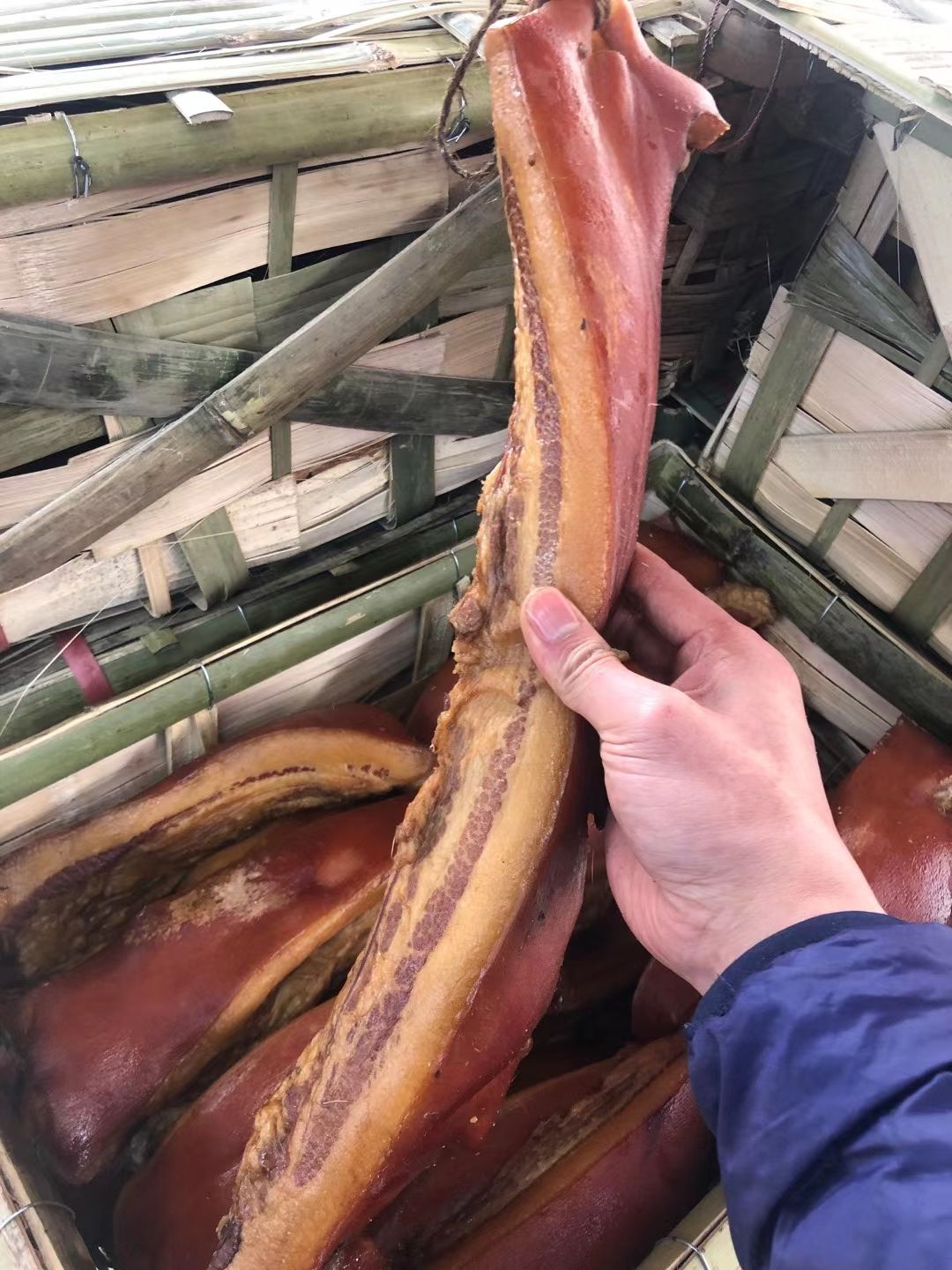 腊肉  槽头肉好货，价格美丽，颜色漂亮