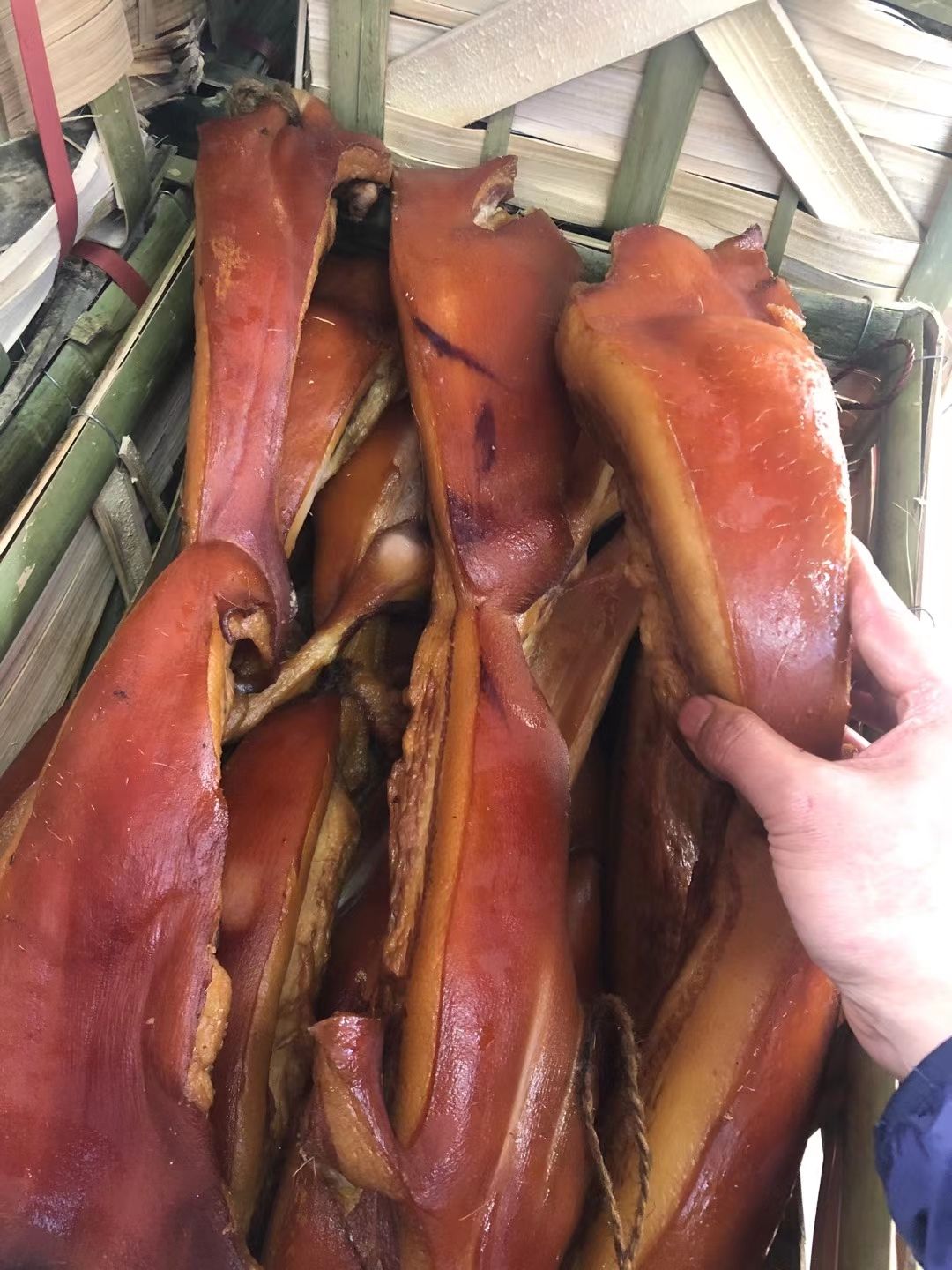 腊肉  槽头肉好货，价格美丽，颜色漂亮