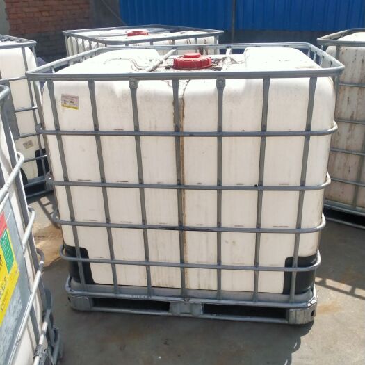 昌邑市9成新白色吨桶到货，刷好的280一个，不刷的250一个